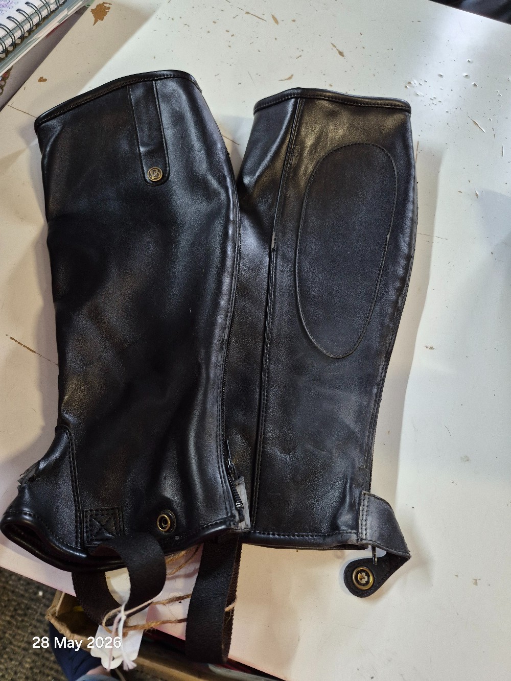 Brogini Half CHaps Size Adult Medium Colour Black USED