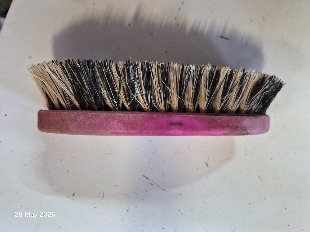 Stiff Brush Colour pink/black/white USED