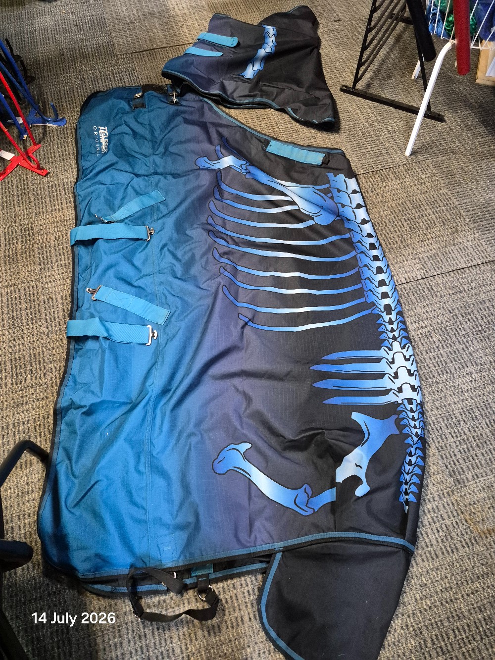 Shires Tempest T/O Rug Det Neck Size 5'9 50gm Colour Navy/Blue USED