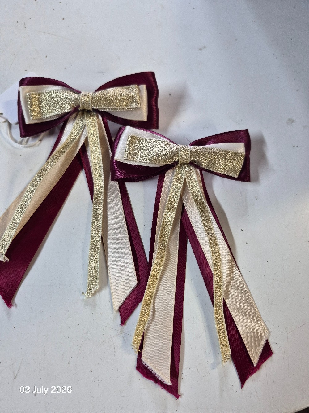 Show Hair Clips COlour Gold Burgundy USED