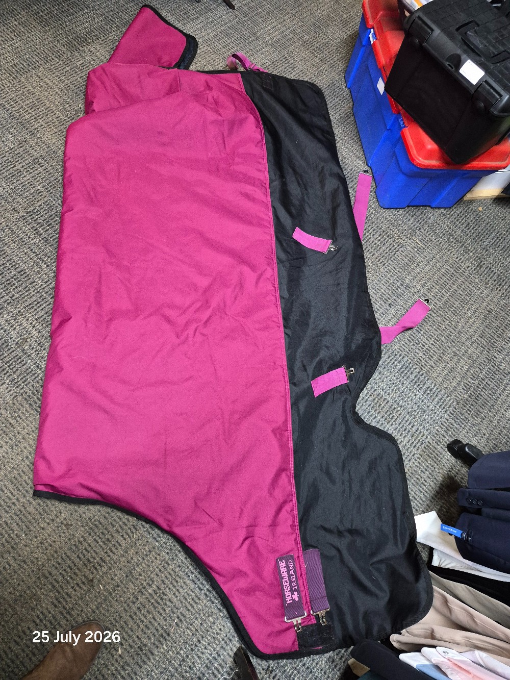 HWI T/O No NEck Size 6'6 250gm COlour Pink/Black USED