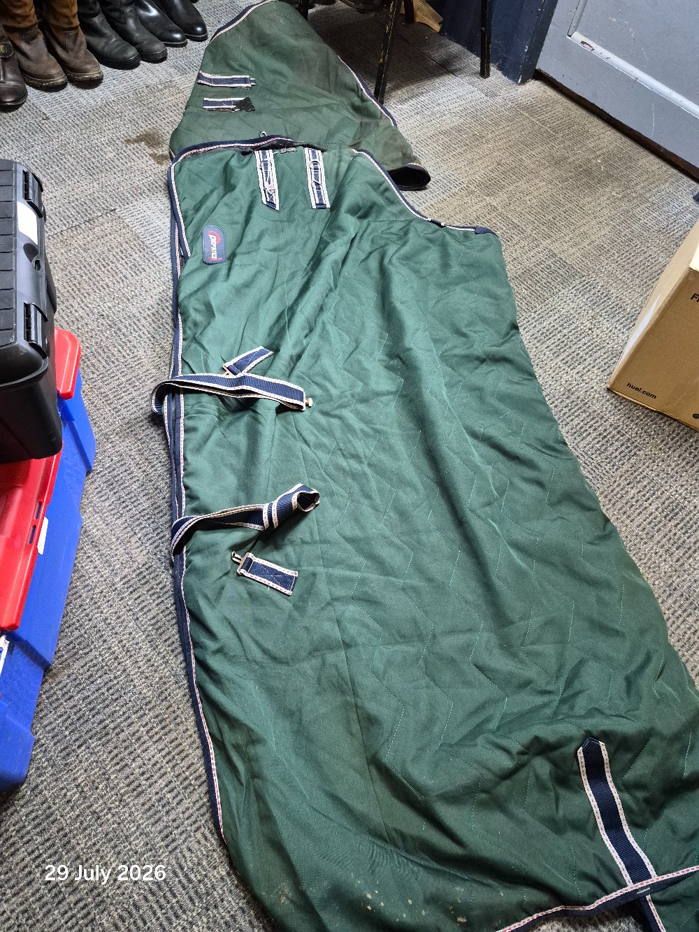 Storm X Defence Stable Rug Detach Neck Size 6'9 Green USED