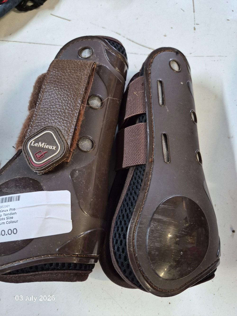 LeMieux Pro Jump Tendon Boots Size Medium Colour Brown USED