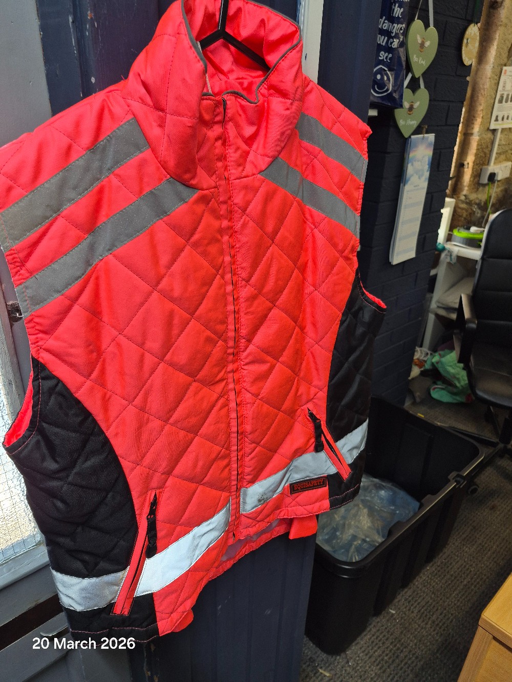 EquiSafety Hi Viz Gilet Size XL A14/16 Pink/Black LIKE NEW