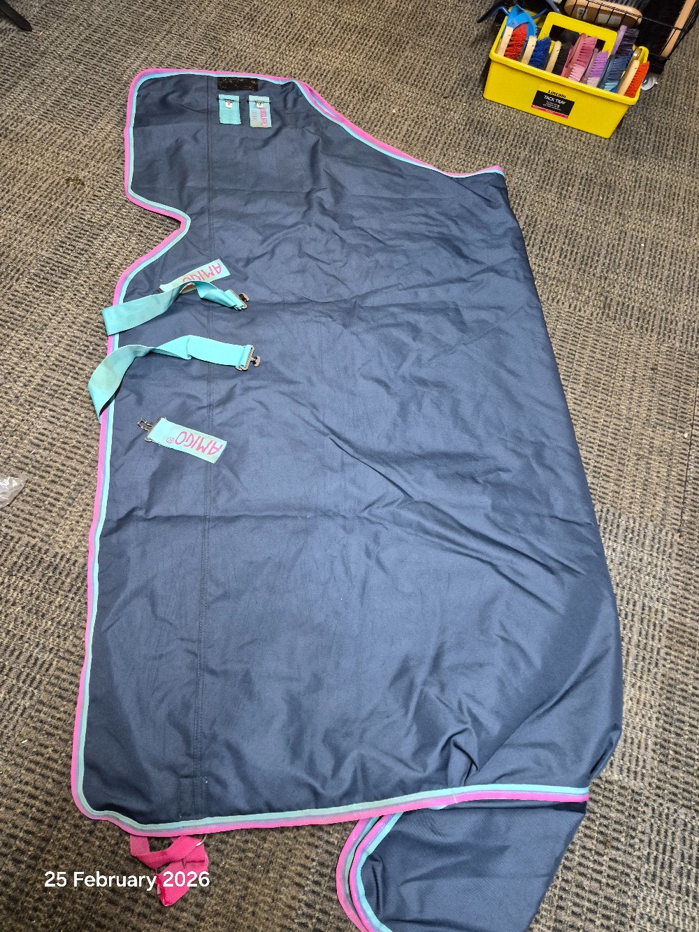 HWI Amigo T/O No Neck Size 5'9 200gm Navy USED