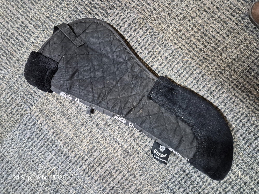 Rhinegold Half Pad Size Cob COlour Black USED