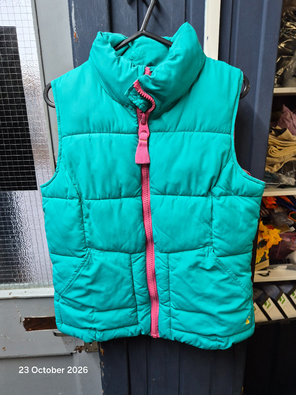 Joules Puffa Gillet Size Adult 8/10 Colour Creen/Pink USED