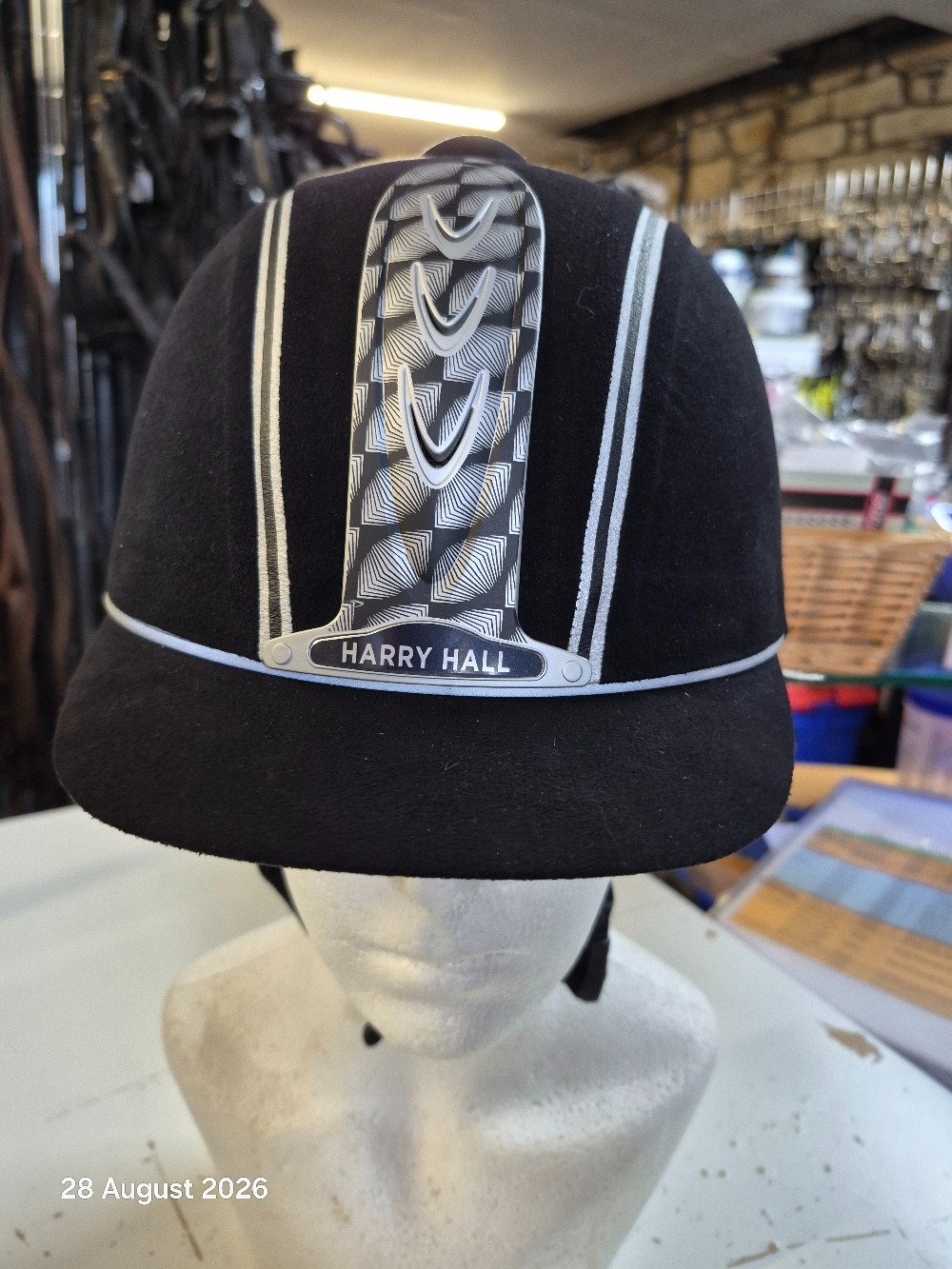Harry Hall Riding Hat Size 58cm 7 1/8 COlour Black LIKE NEW