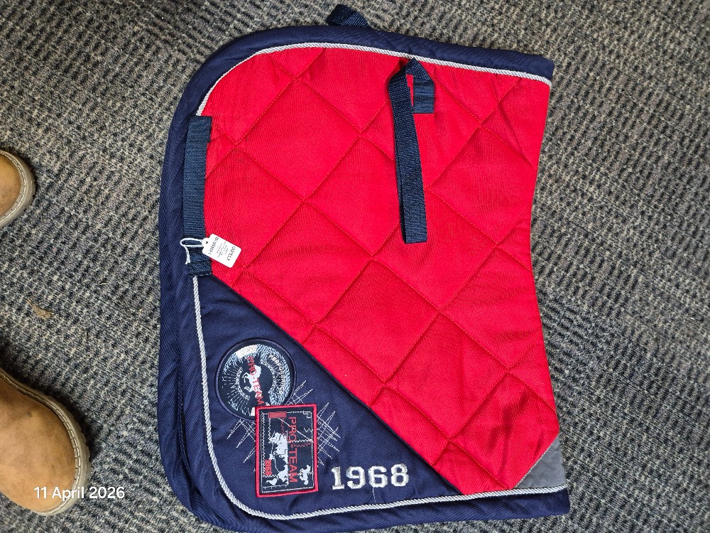 Pro Team Saddle Pad Size Pony/Cob Colour Red/Navy LIKE NEW
