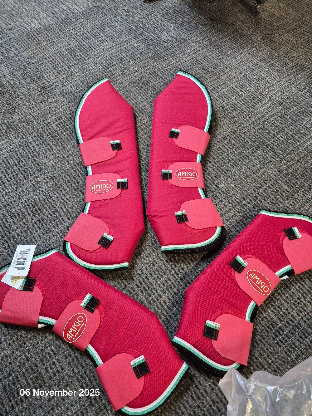 HWI Amigo Travel Boots Size Full COlour Red BNWT