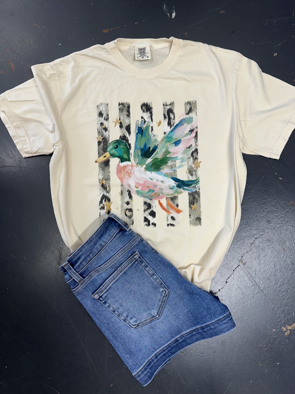Duck w/ Leopard Stripes T-Shirt