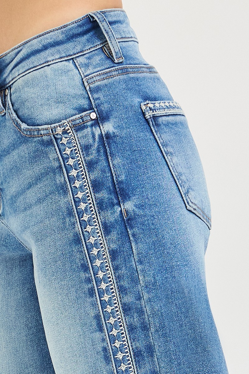 RISEN High Rise Ankle Barrel Embo Detailed Jeans