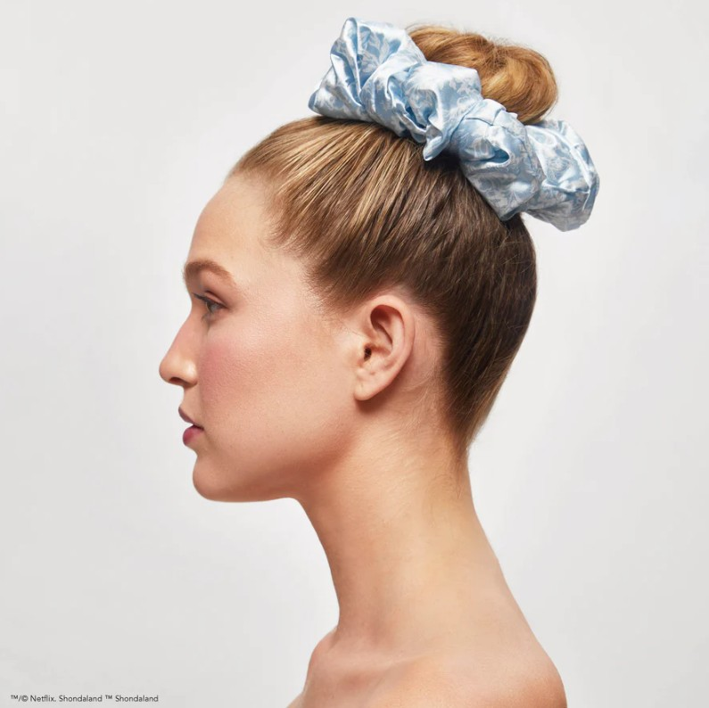 Kitsch X Bridgerton Satin Pillow Scrunchies in Toile De Blue