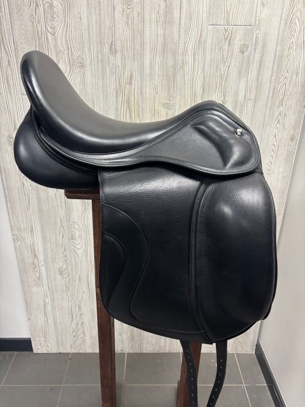 Kingsley D4 Deep Seat Dressage Saddle 18