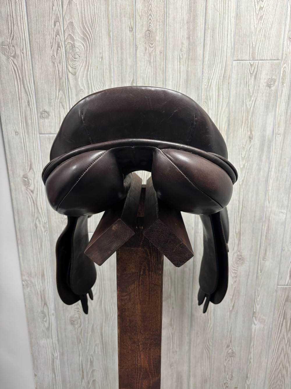 Canadian Eq Jump Saddle 17