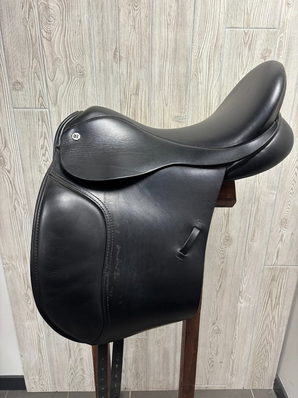 Schleese Dressage Saddle 17