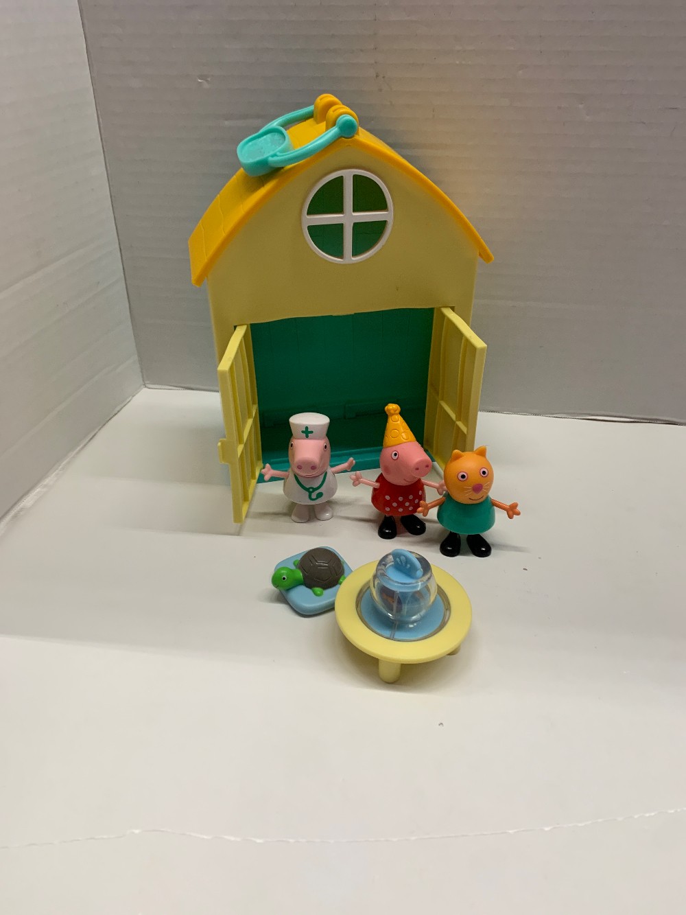 Peppa Visits the Vet