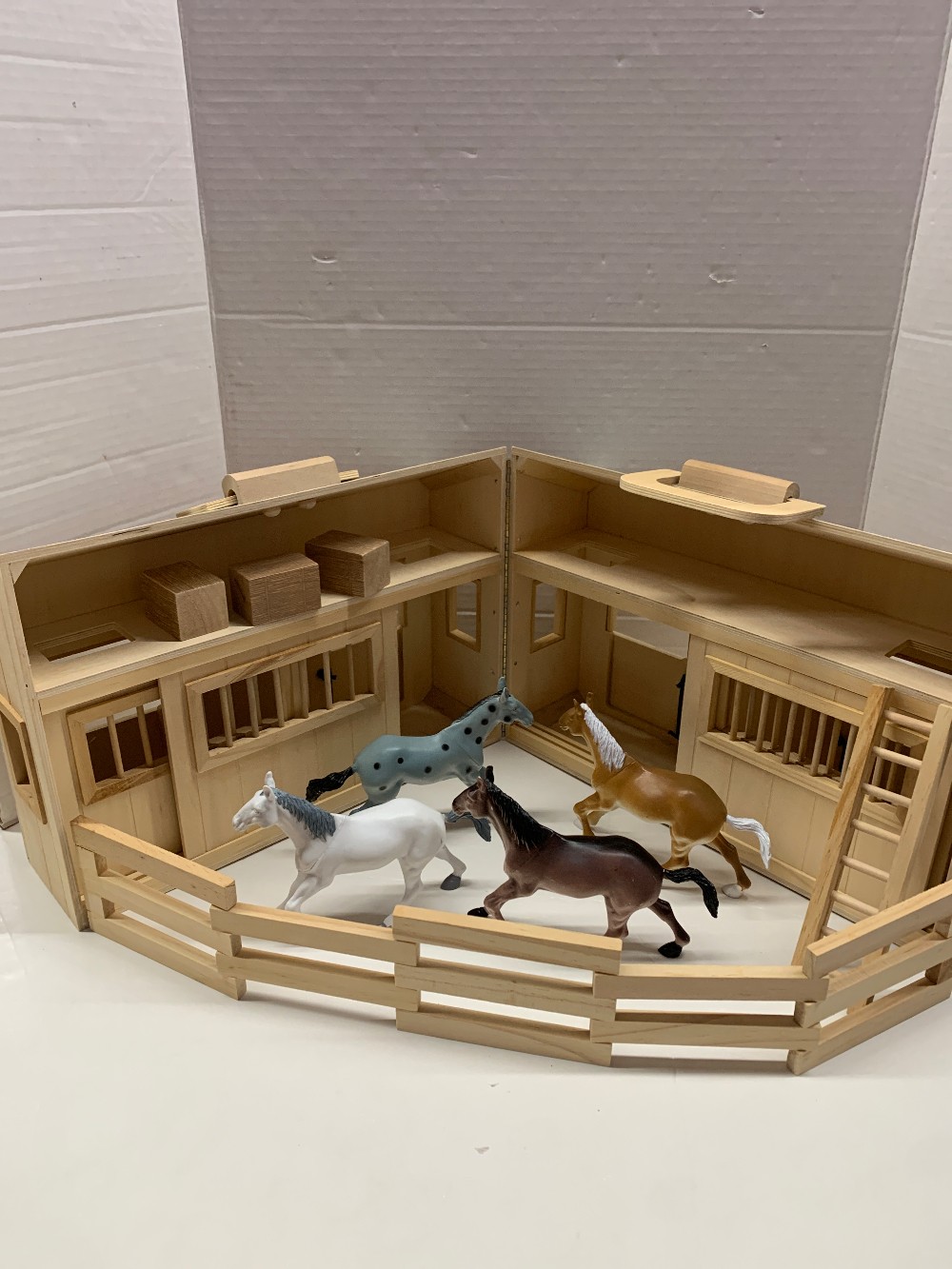 Fold & Go Barn Playset
