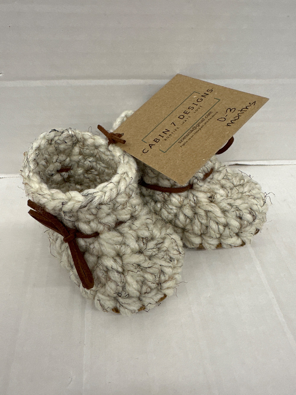 0-3m Neutral Heather Booties