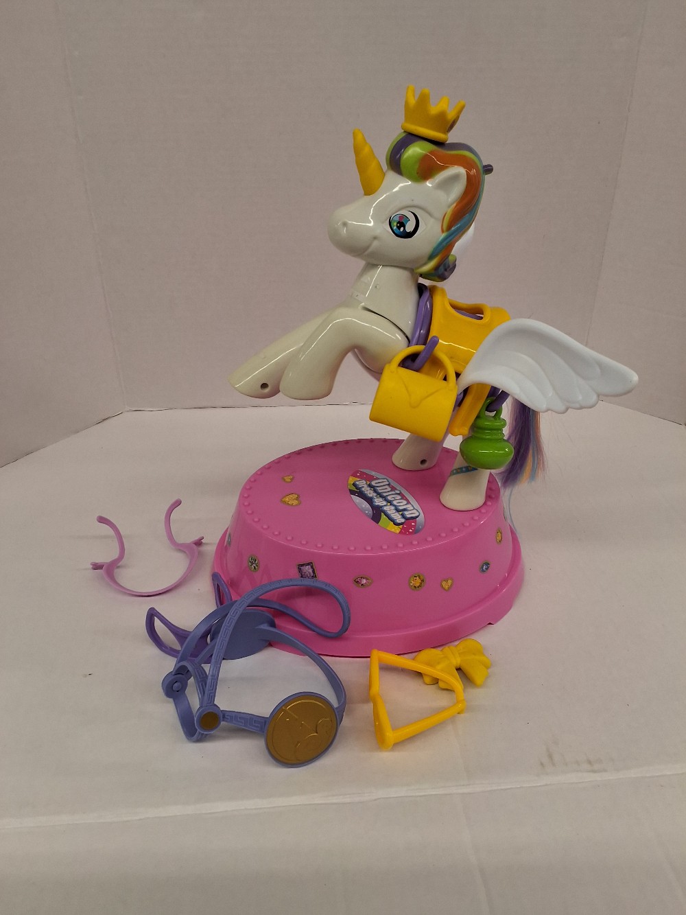 Unicorn dress up game