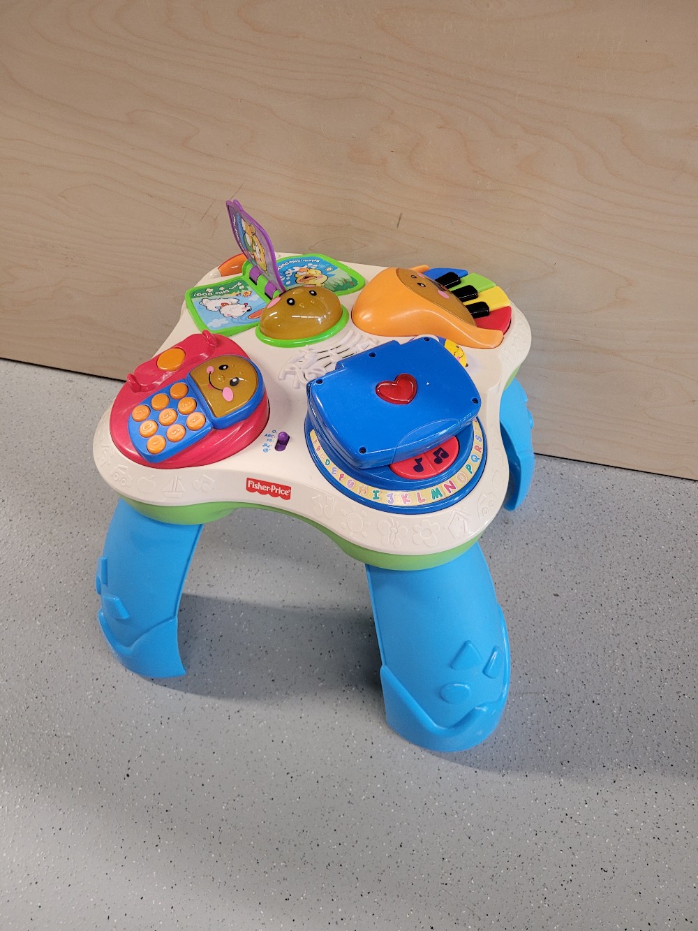 Laugh and Learn Activity Table