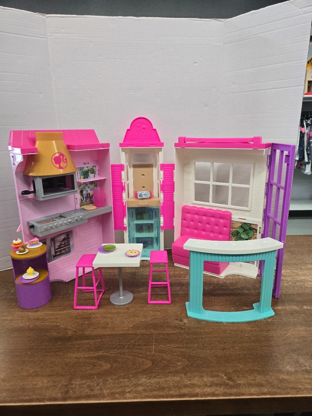 Barbie folding grill and bakery