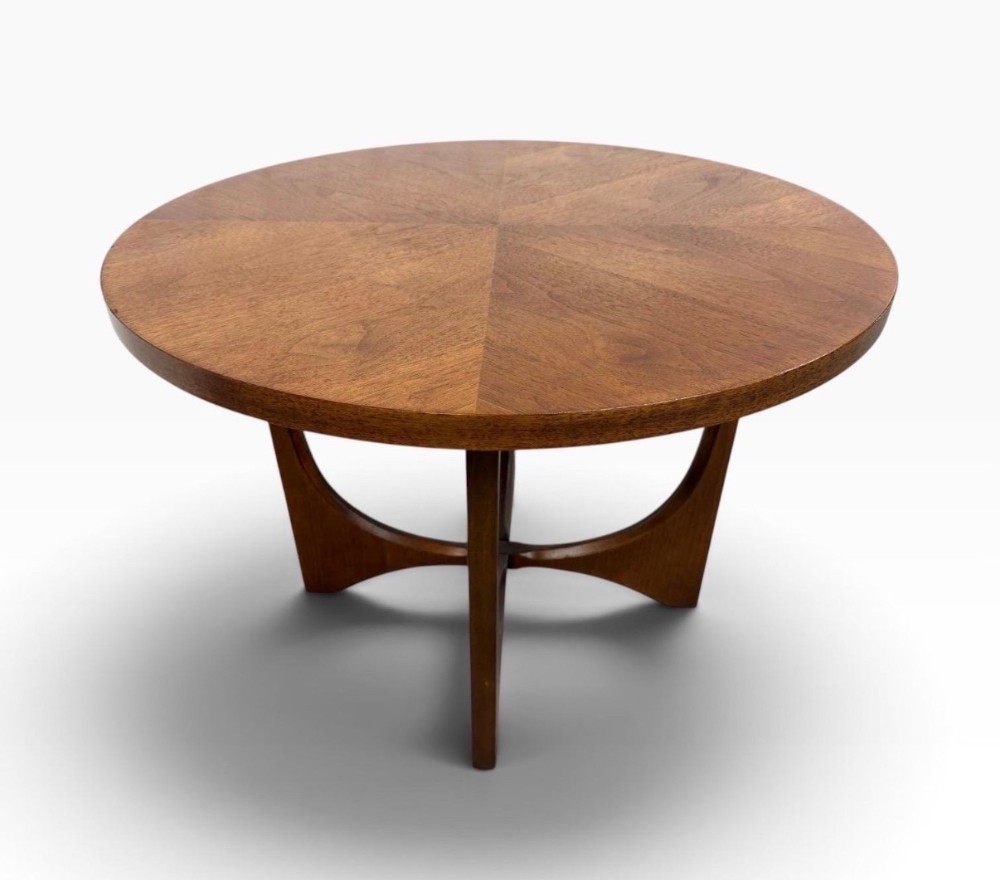 BROYHILL BRASILIA ROUND ACCENT TABLE