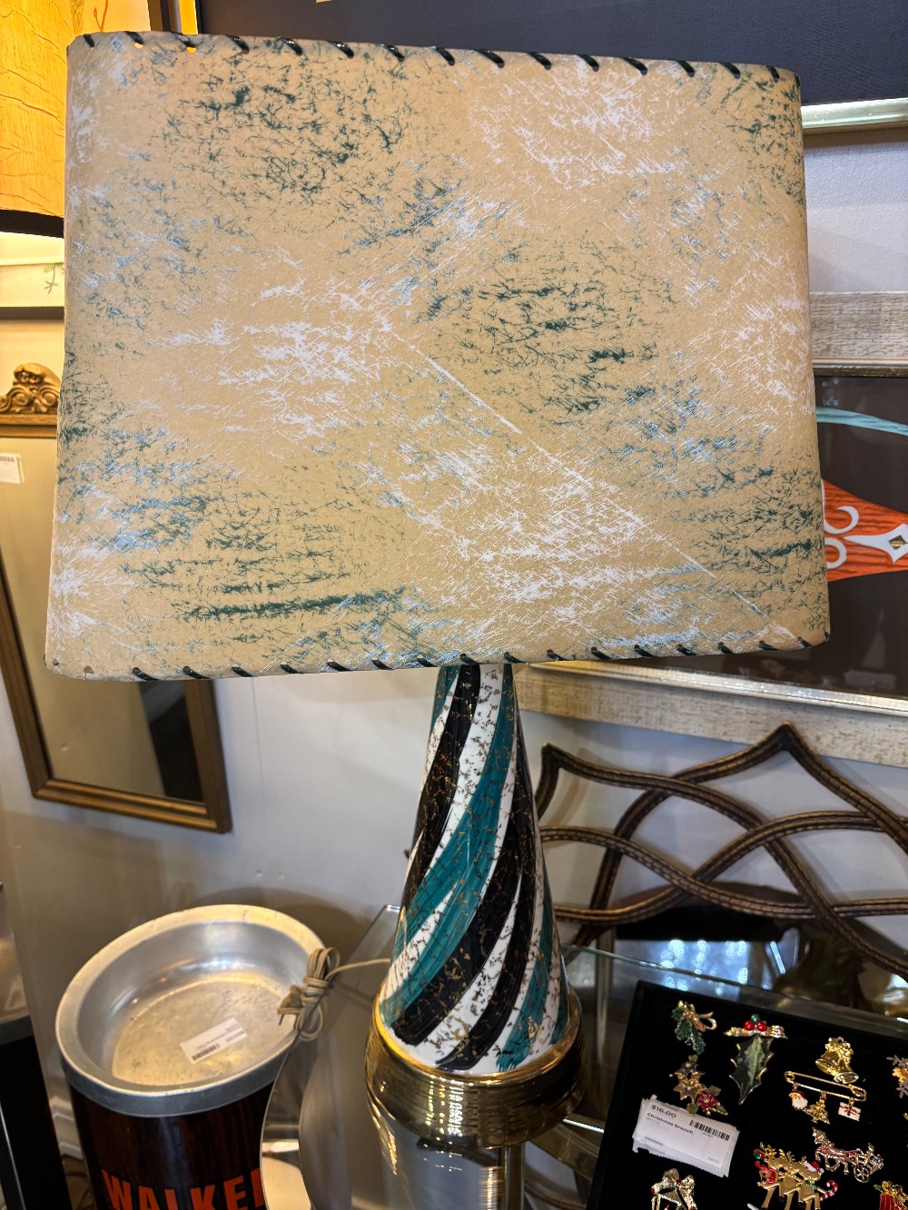 Vtg Ceramic Swirl Gilt Table Lamp