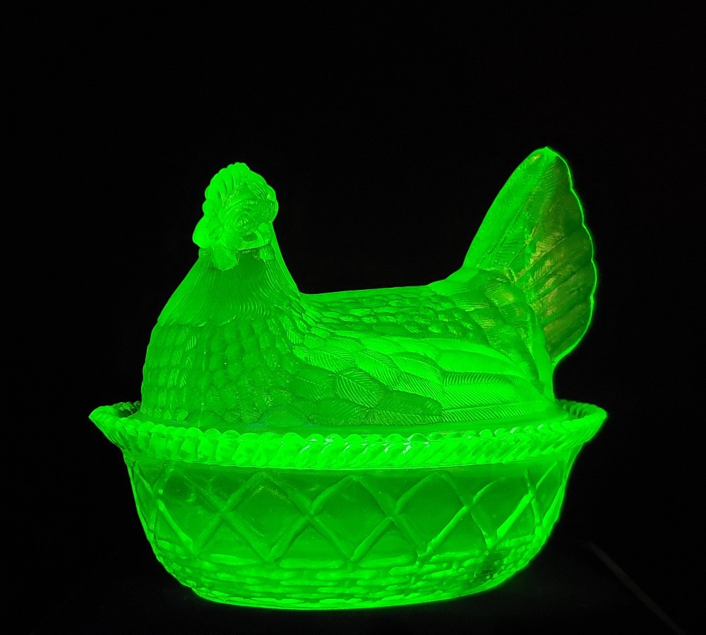 Westmoreland Vaseline Hen Dish Firm