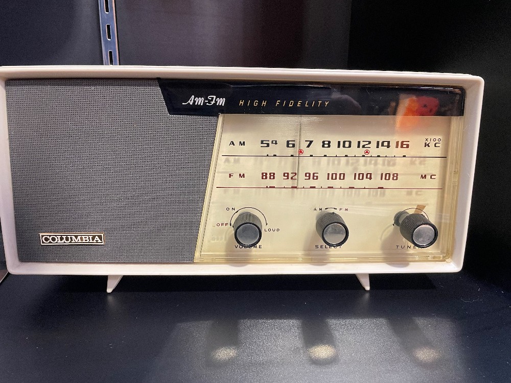 Cameras , Stereos, Radios & Typewriters