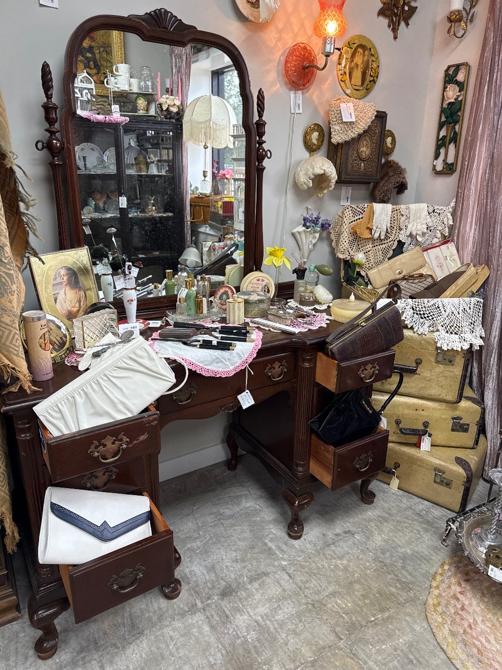 Thomasville Furniture Vanity w/ Mirror