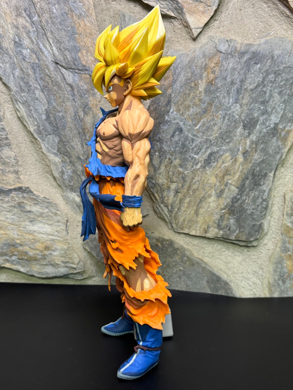 Dragon Ball Z Super Saiyan Goku SMSP Manga Dimensions 2016 Figure 13 Inch