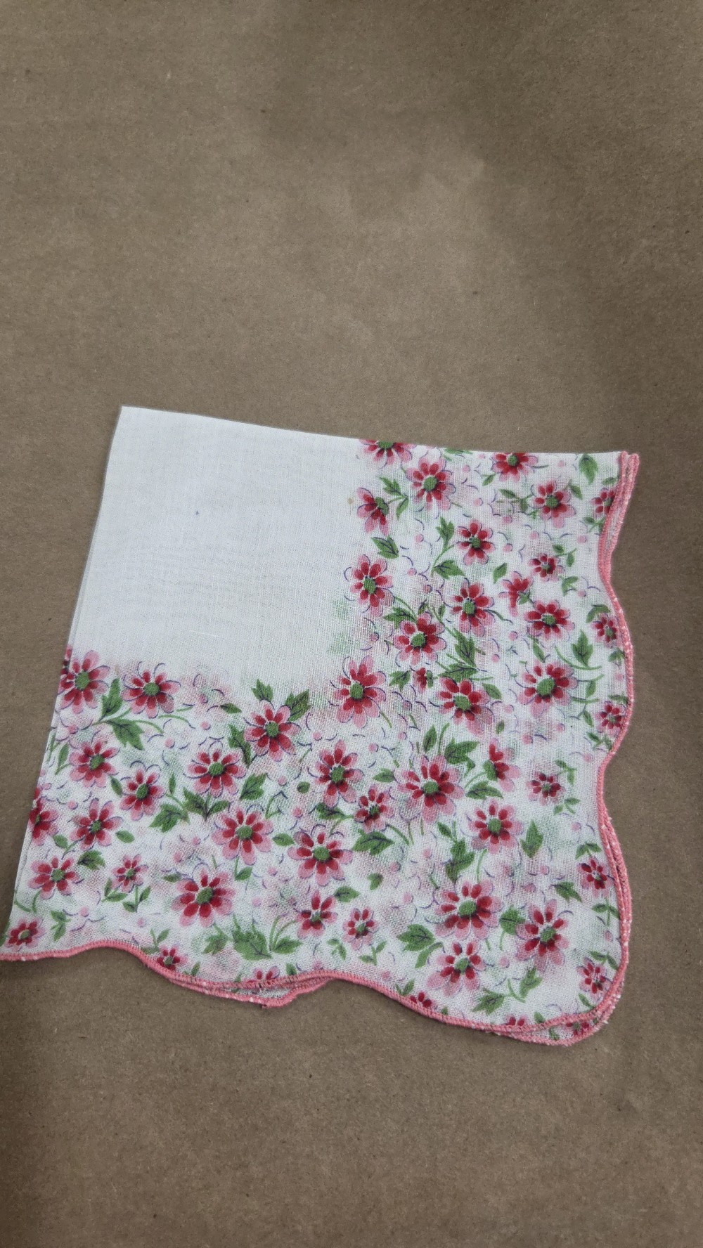 HK-809 pink & red printed hankie