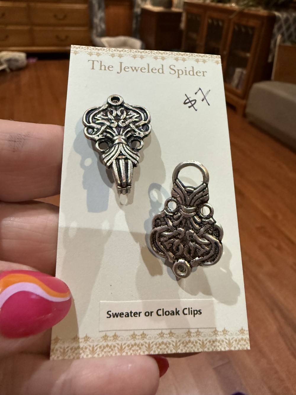 Sweater Clip, Cloak Clip, Dress Clip: Royal Panel