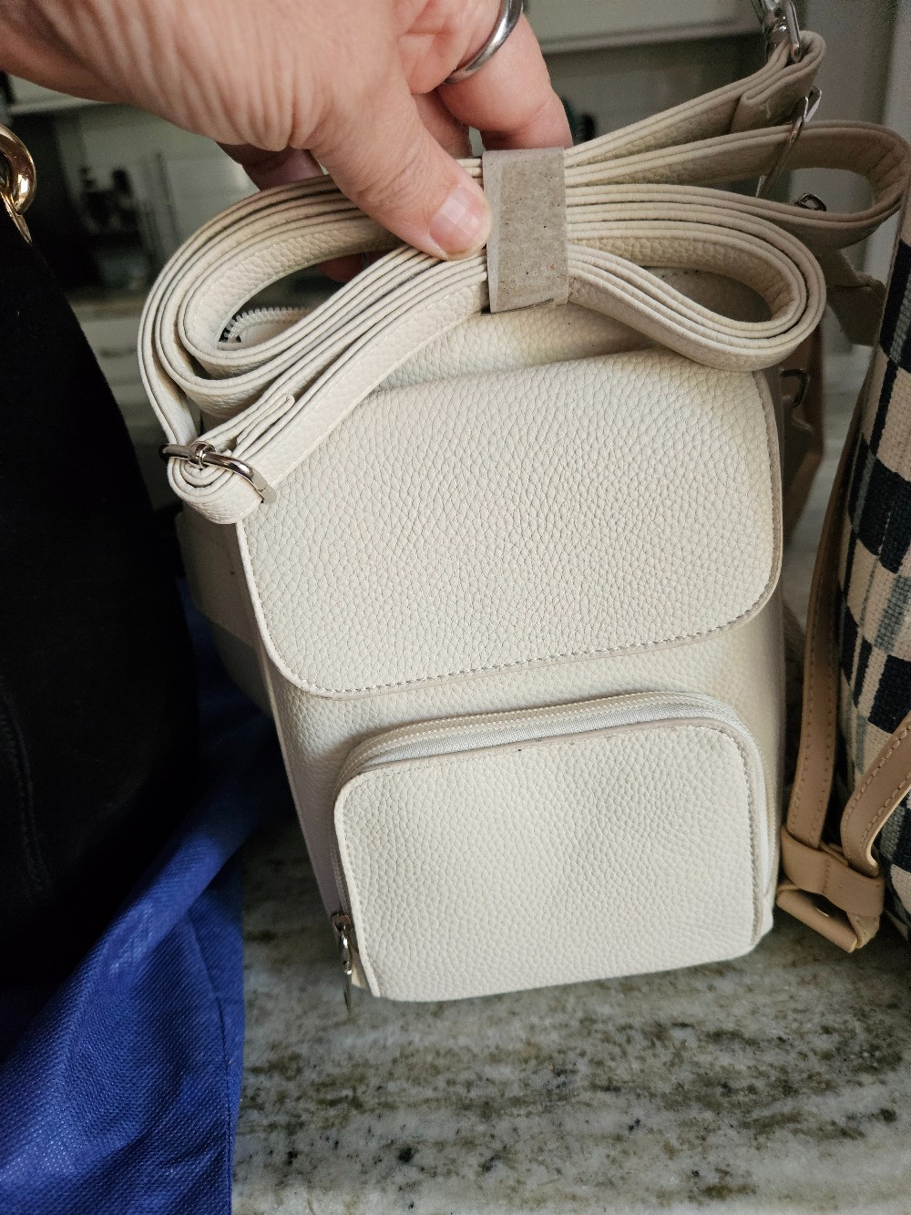 Cross body purse w/ 2 straps