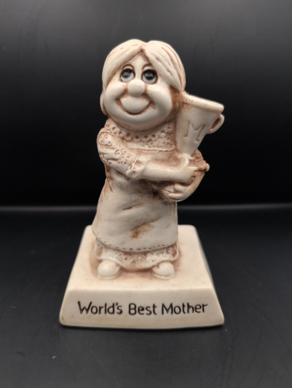 Vintage 1976 Russ Berries & Co. World's Best Mother figurine