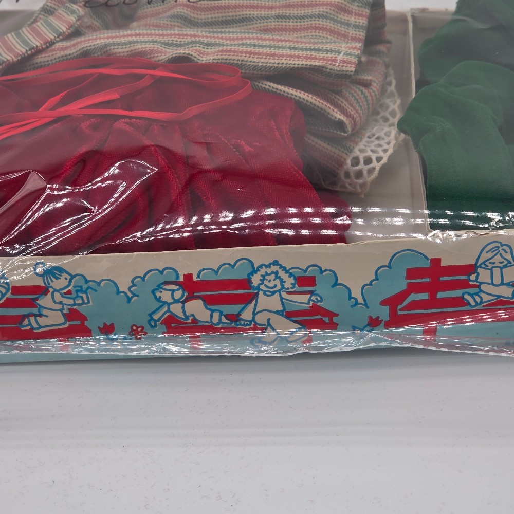 Lot of VTG Baby Clothes 14-16 inch Red & Green