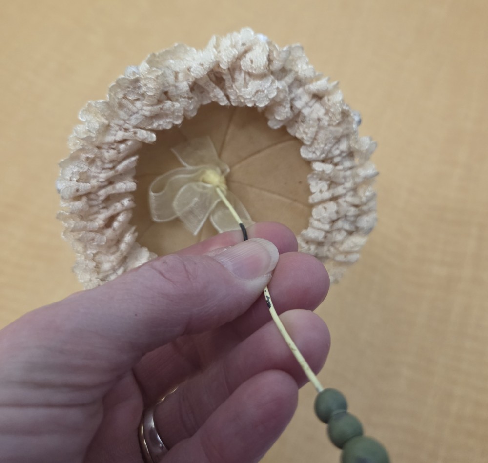 VTG Victorian Fabric & Resin Parasol Ornament