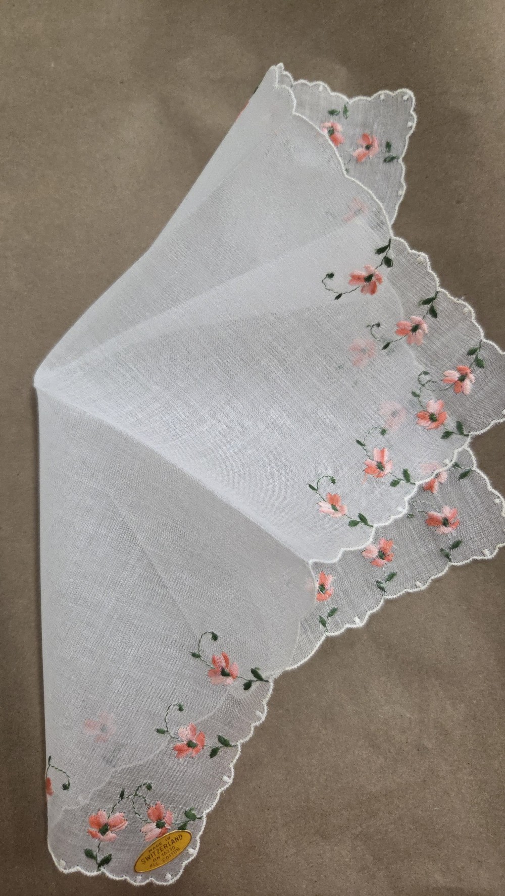 HK-797 white hankie peach  flowers