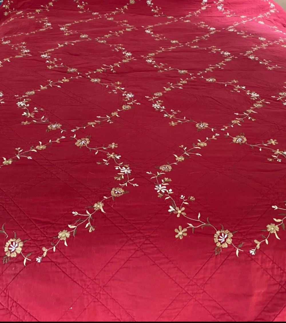 Bluebird Gardens Red Embroidered Double Wedding Ring Full/Queen Quilt and 2 Shams