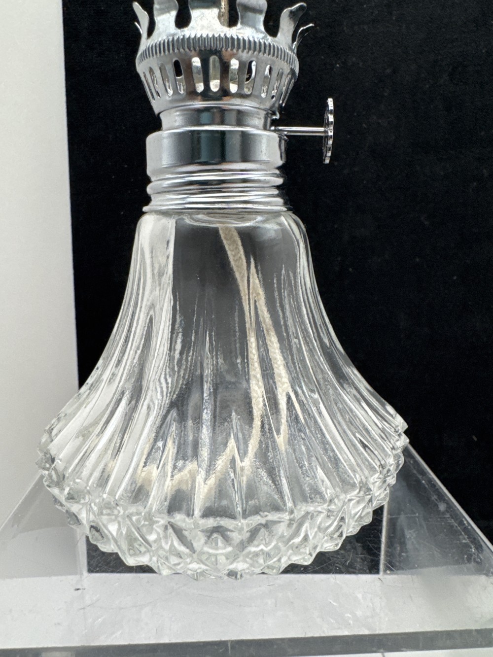 MINATURE  OIL LAMP/GLOBE.  DIAMOND CUT BASE