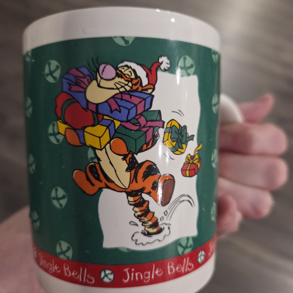 VTG Disney Winnie the Pooh/Tigger Christmas Mug