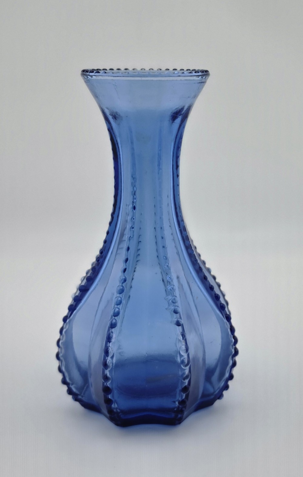 VTG 1940s Indiana Glass Cobalt Beaded Bud Vase