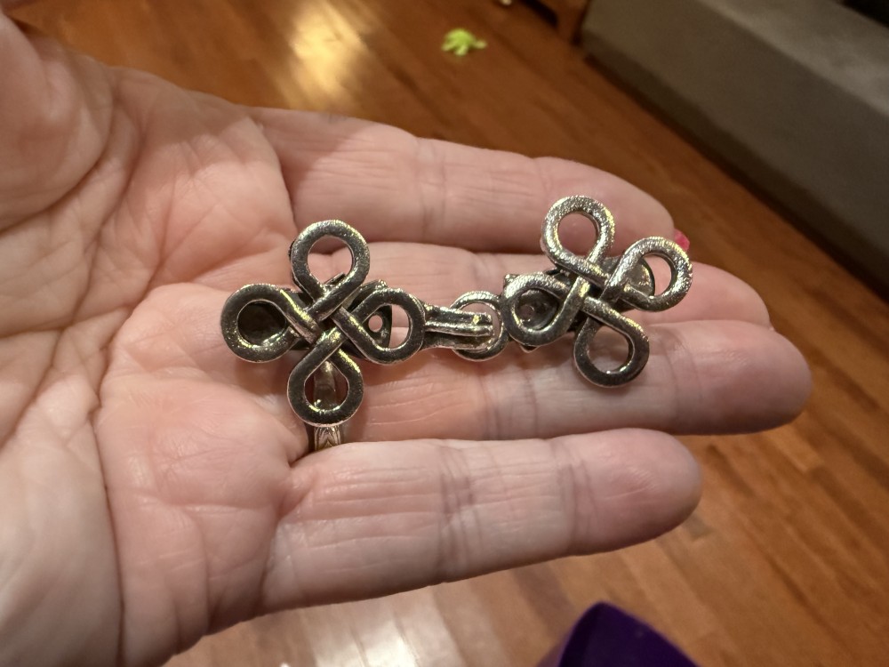 Sweater Clips - Double Loops in silver