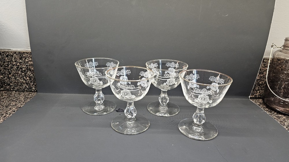 1950's Homer Laughlin Queen Esther stemware cocktail set (4)