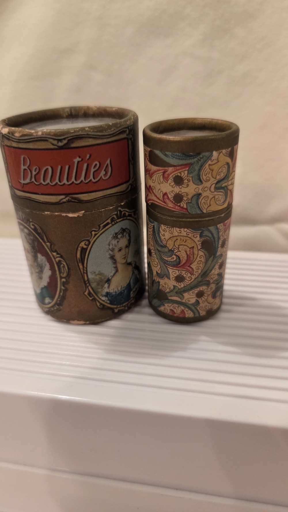 DO-1723 1960's round match boxes