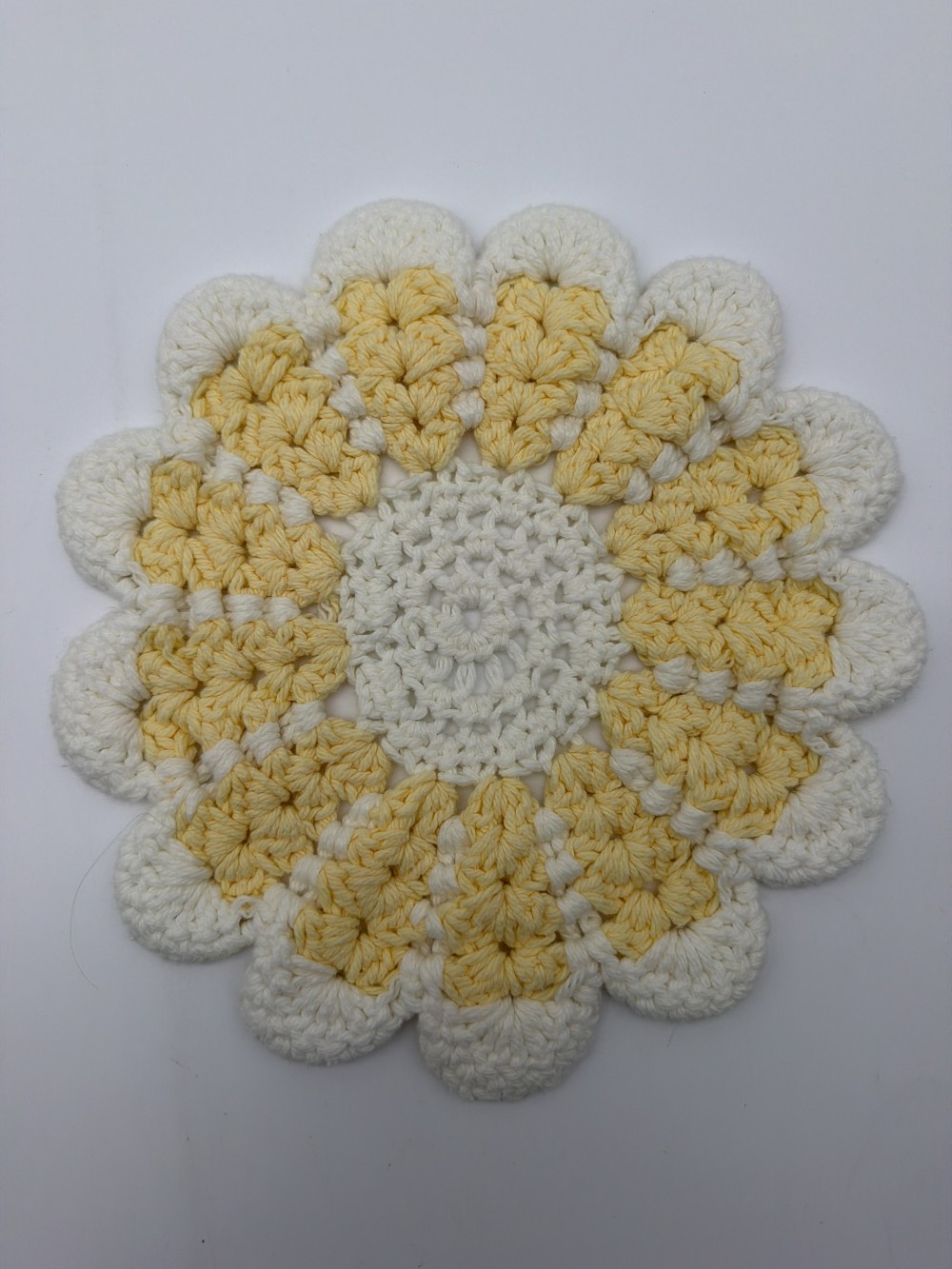 Vtg White/Yellow Crocheted Hot Pad
