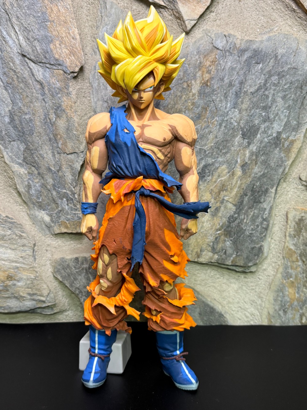 Dragon Ball Z Super Saiyan Goku SMSP Manga Dimensions 2016 Figure 13 Inch