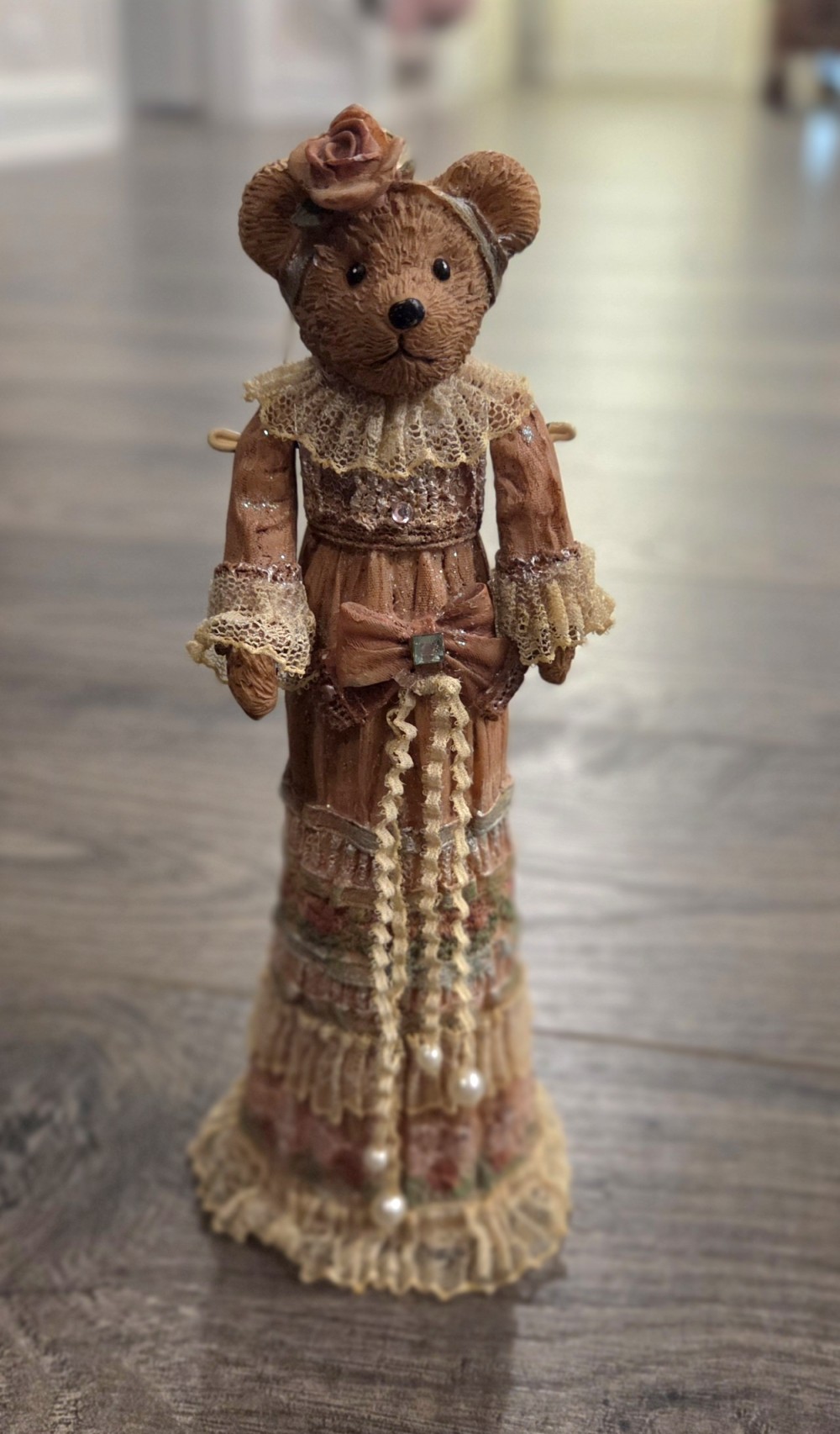 VTG Victorian Style Bear Figurine/Ornament