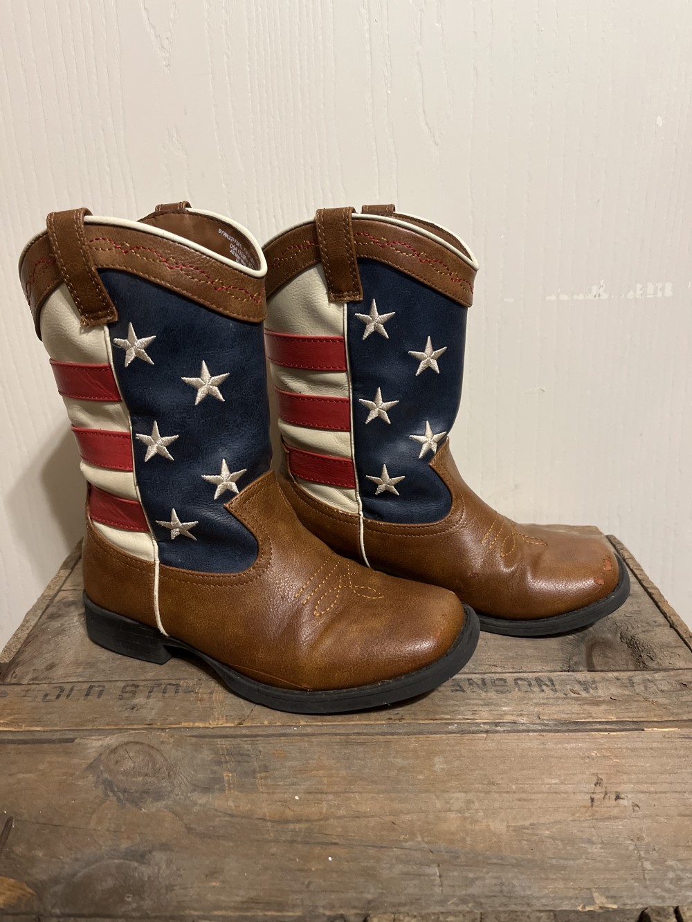 Patriotic kids’ boots - size 13